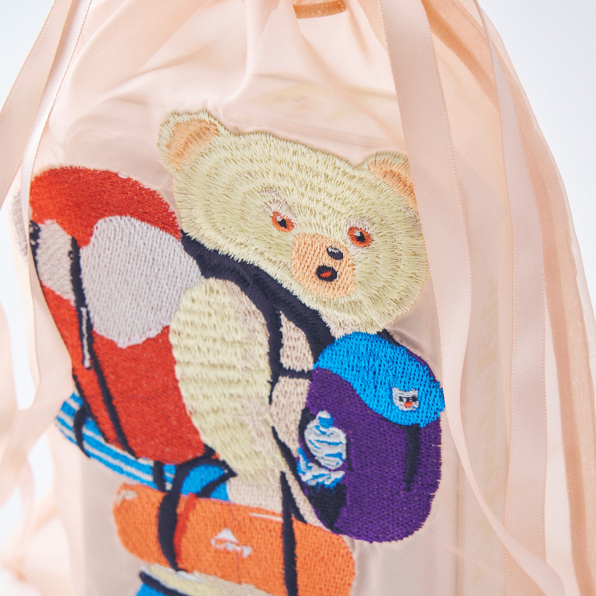 【増田光】くまちゃんの、旅のはじまりのビスケット缶と刺繍巾着セット