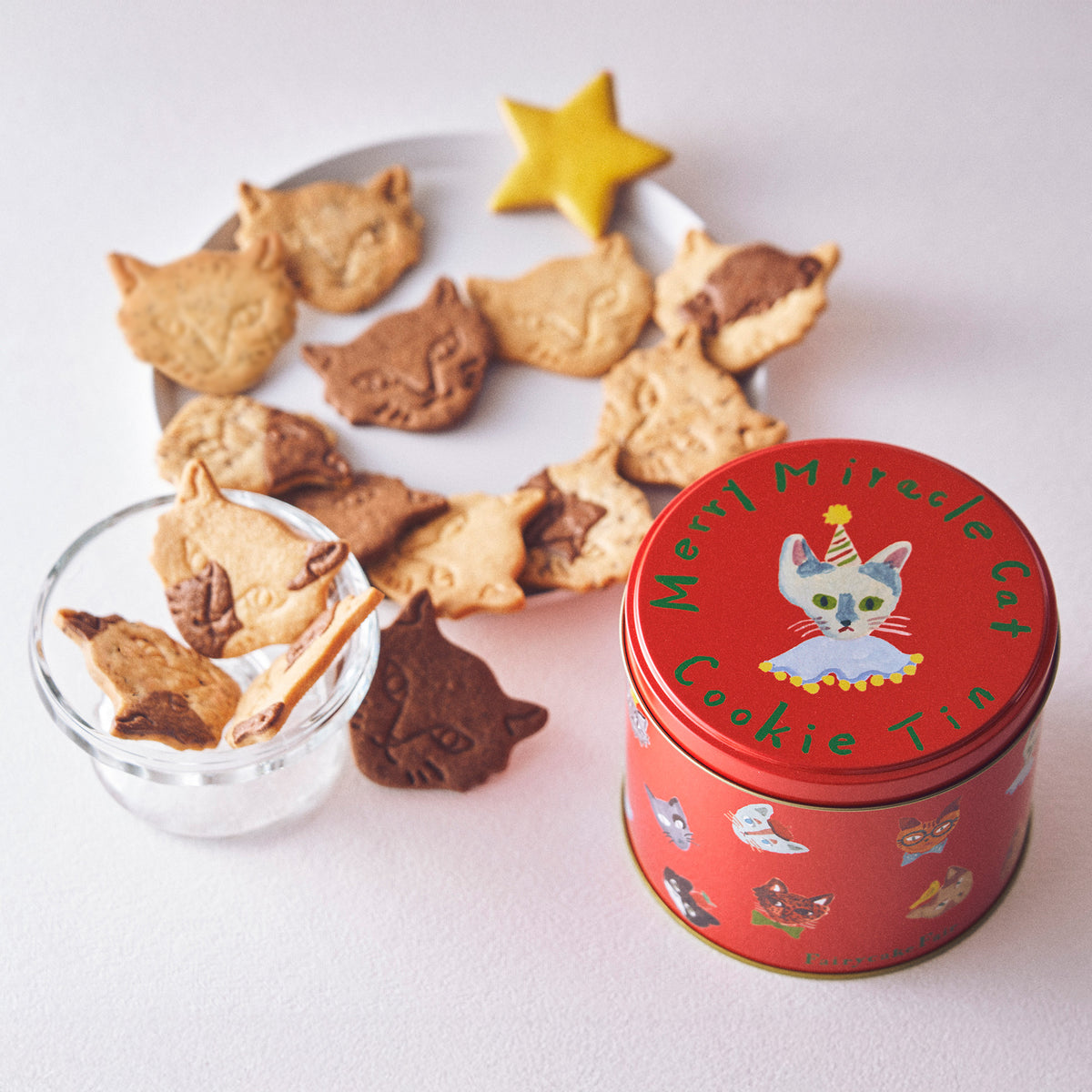 11/1発売【期間限定】Merry Miracle Cat Cookie Tin (神様のいたずらクリスマスネコクッキー缶)