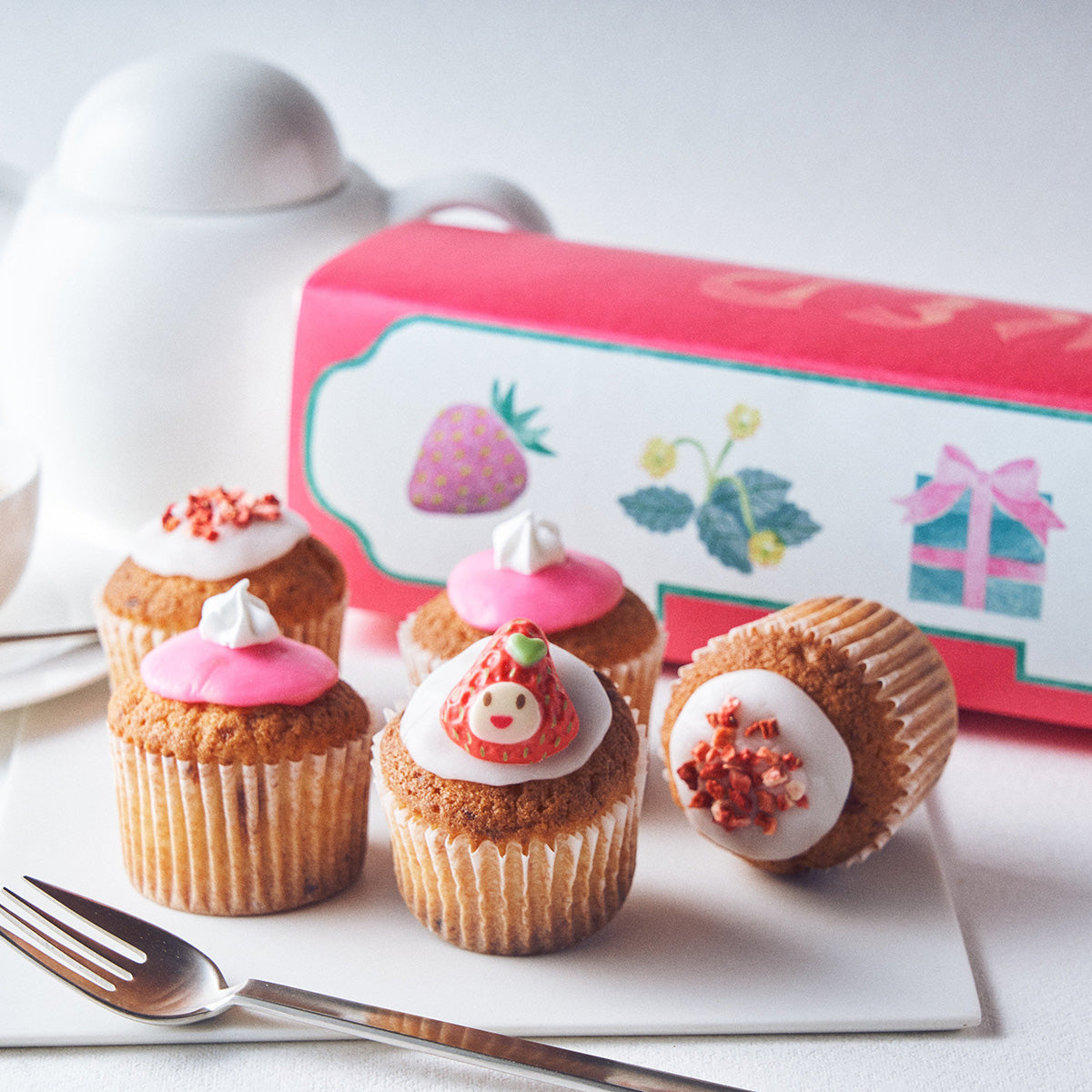 春らしさ全開「ベイクドベリー」カップケーキ発売