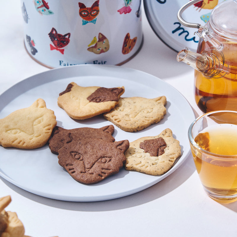 Miracle Cat Cookie Tin (神様のいたずらネコクッキー缶)