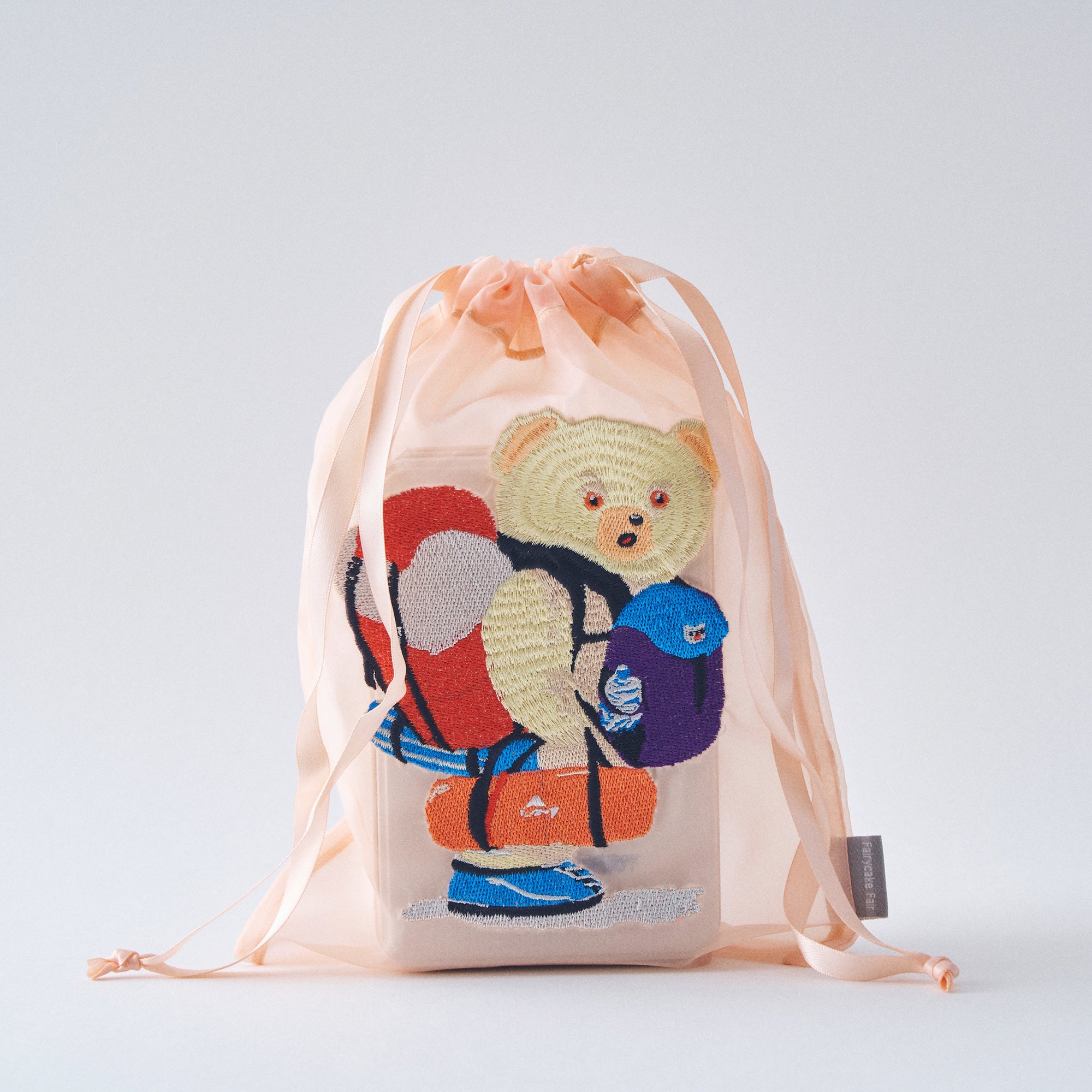 増田光】くまちゃんの、旅のはじまりのビスケット缶と刺繍巾着セット