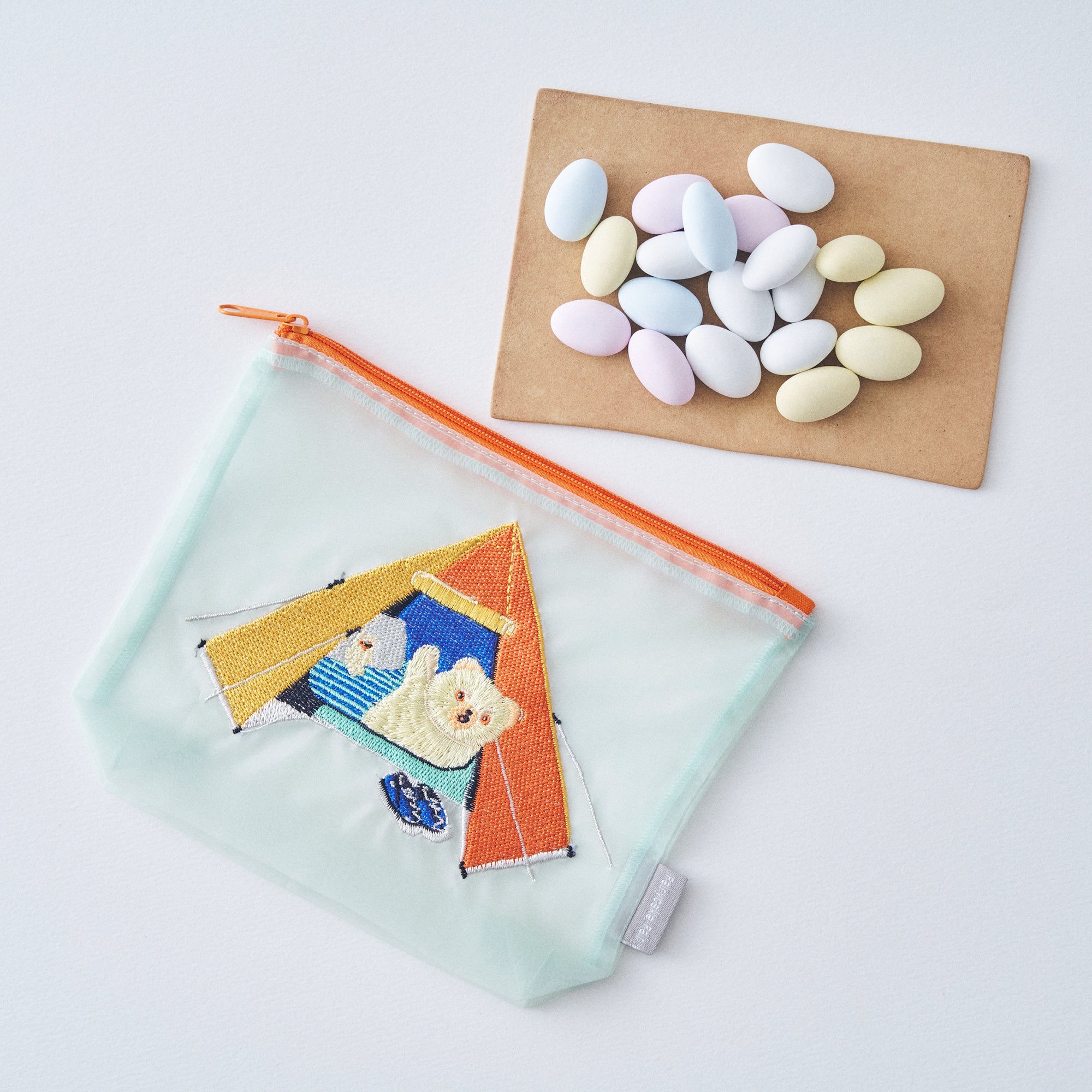 6/2発売【増田光】くまちゃんの、旅のはじまりのドラジェと刺繍ポーチ