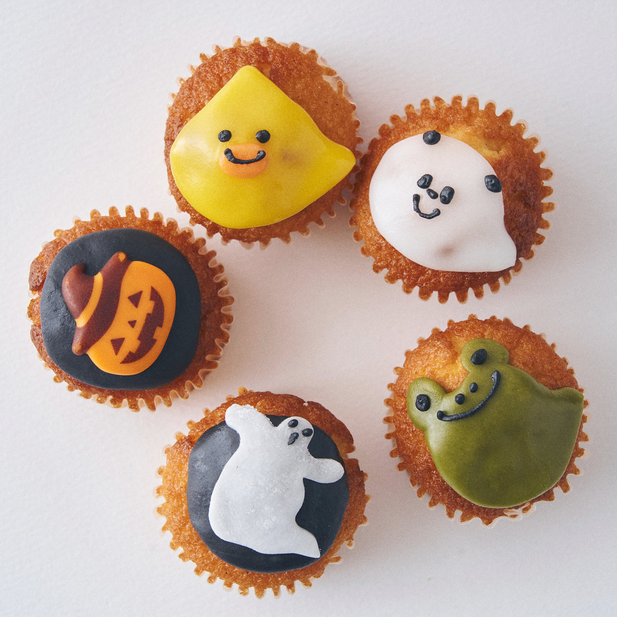 10/1発売開始【期間限定】ベイクドZOO ハロウィンカップケーキ
