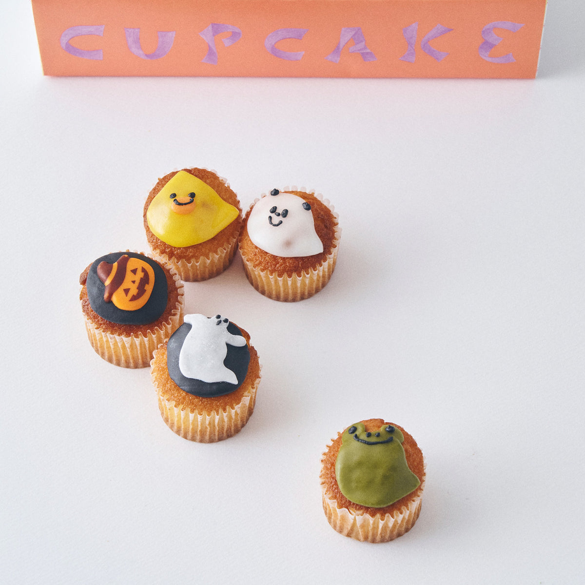 10/1発売開始【期間限定】ベイクドZOO ハロウィンカップケーキ