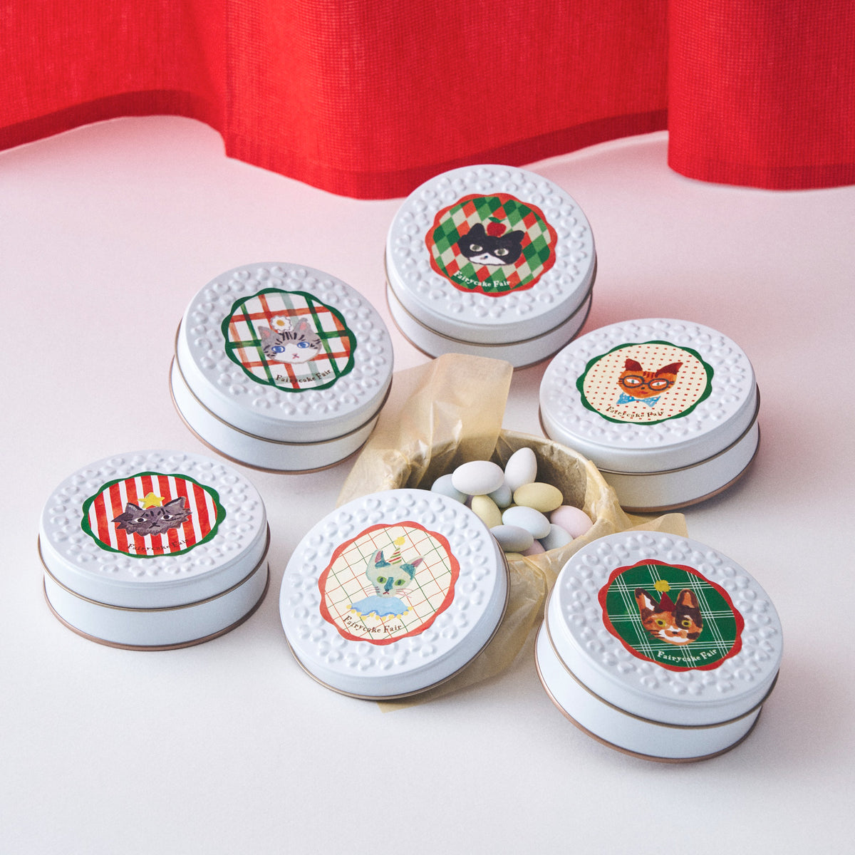 11/1発売【ルミネ新宿店限定】神様のいたずら クリスマス ネコドラジェ缶