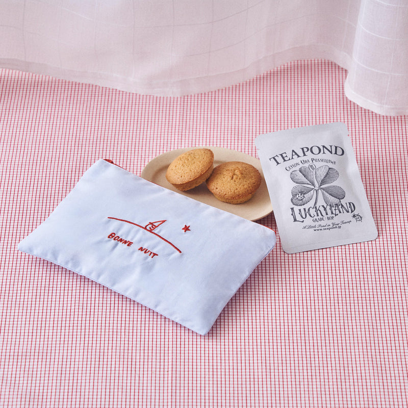 【フェーブス】星降る夜のおやすみフェーブ フィナンシェカップケーキと紅茶、刺繍ポーチのセット ラッキーランド