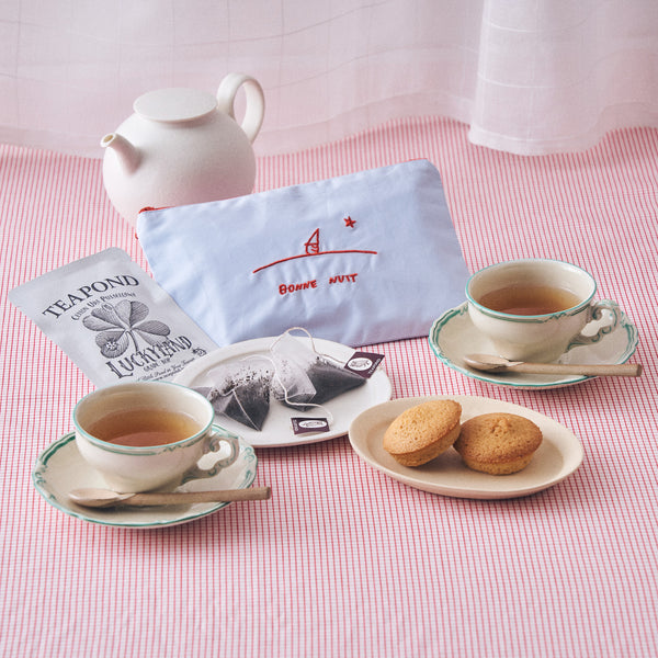 【フェーブス】星降る夜のおやすみフェーブ フィナンシェカップケーキと紅茶、刺繍ポーチのセット ラッキーランド