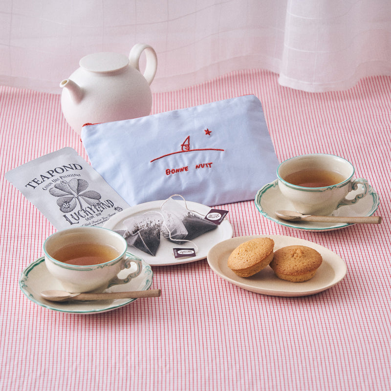 【フェーブス】星降る夜のおやすみフェーブ フィナンシェカップケーキと紅茶、刺繍ポーチのセット ラッキーランド