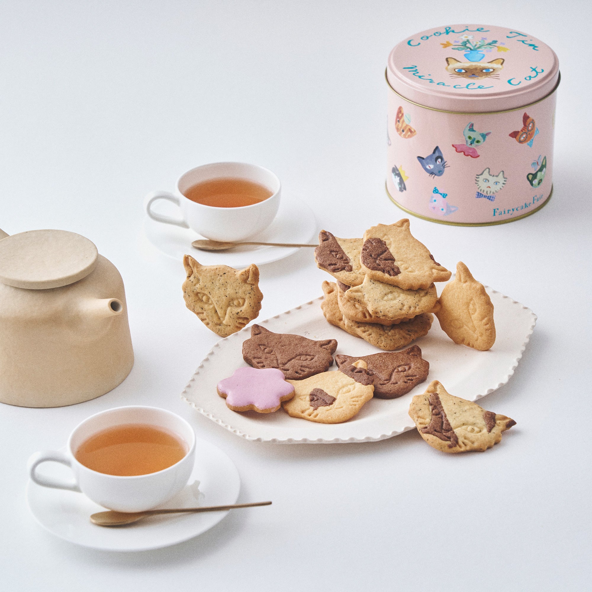 期間限定】Berry Miracle Cat Cookie Tin (神様のいたずらベリーネコ